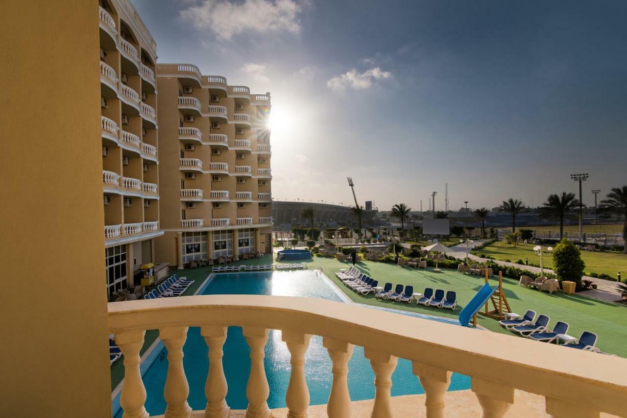 Отель Tolip Family Club Borg El Arab Кинг-Мариут Экстерьер фото